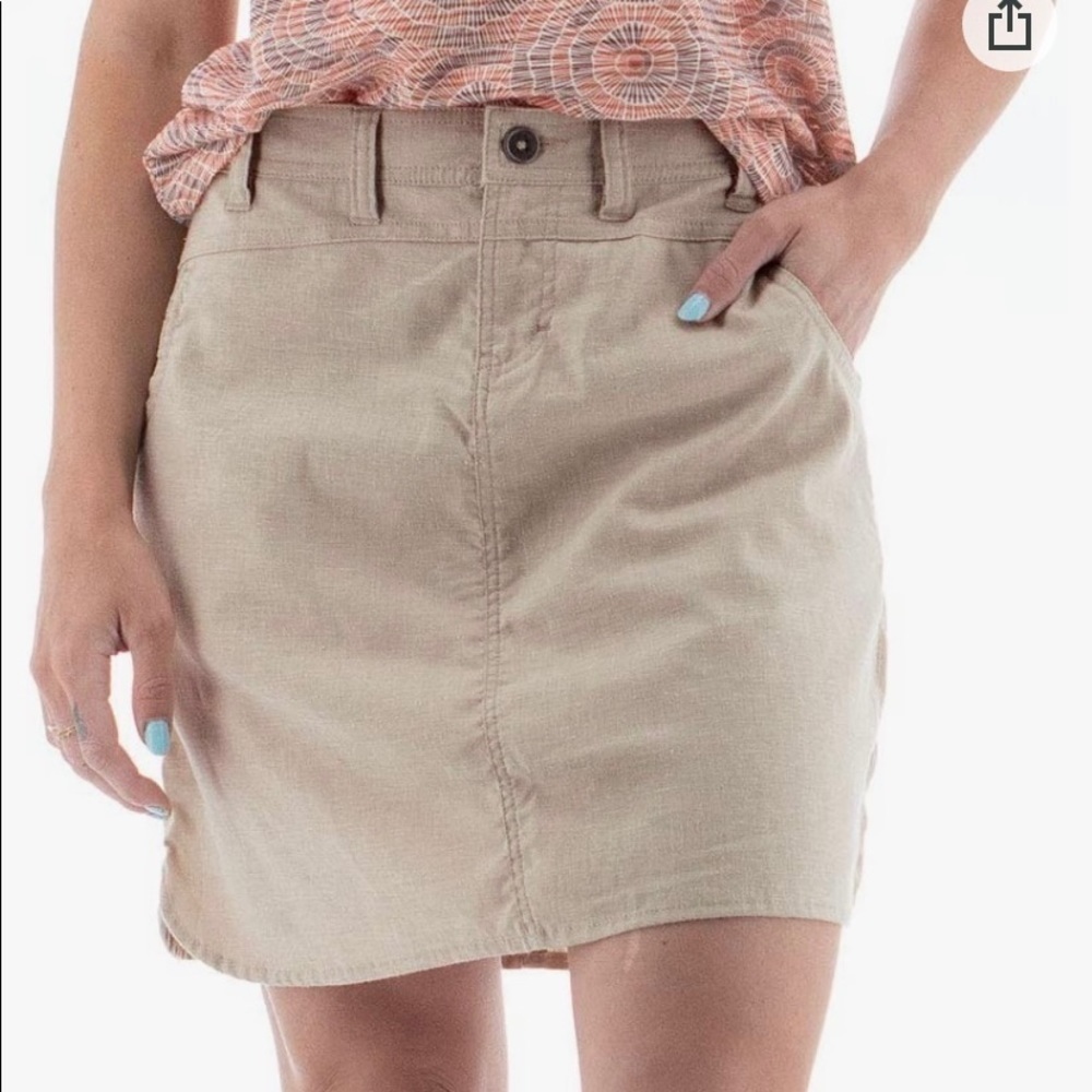 Remington Outdoor Crystal Waters Tan Active Hiking Skirt With Shorts Sz Small